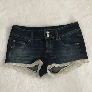 American Eagle Size 2 Ruffle Trim Shorts EUC